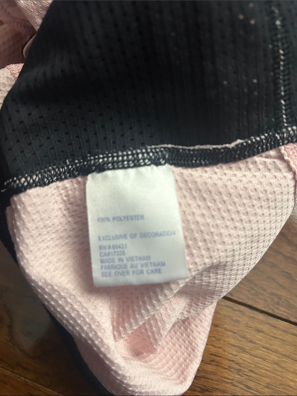 Reebok Running Top -Excellent Condition - Picture 9 of 9